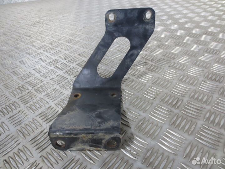 Кронштейн задней шумоизоляции (левый) MAN 81192400