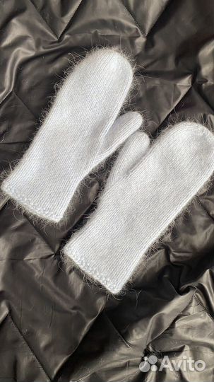 Варежки вязаные женские