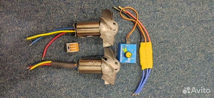 Двигатель с крыльчаткой (12v)