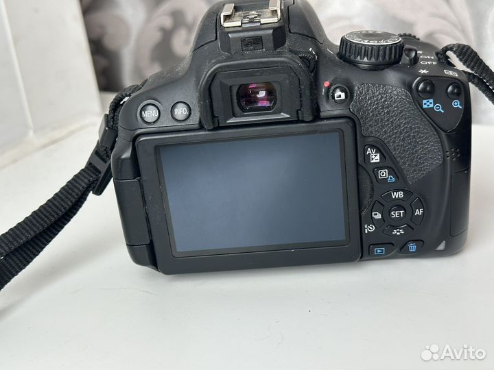 Зеркальный фотоаппарат Canon 650d