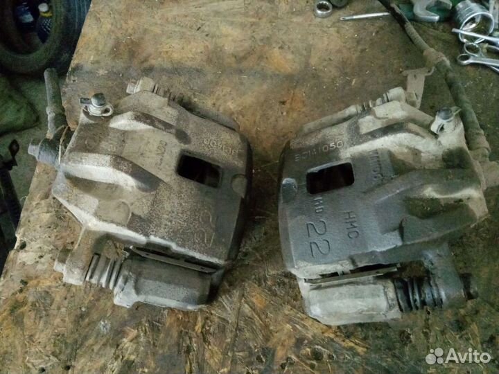 Суппорт тормозной Элантра XD 3 передний