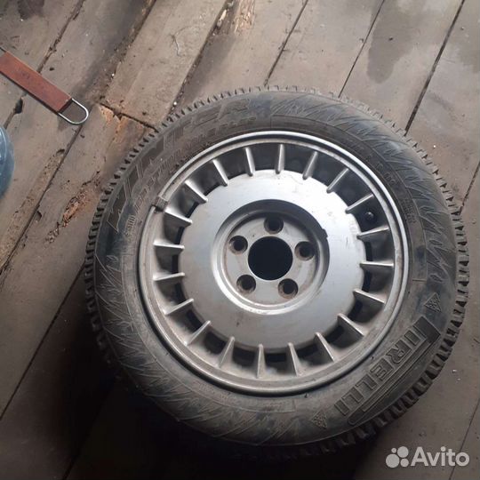 R15 Pirelli Carrier Winter 185/65, PCD 5x114.3 DIA 114.3