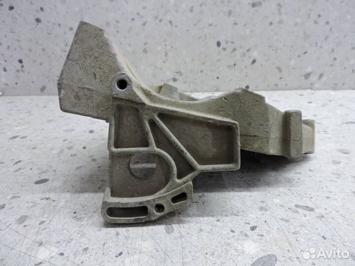 Кронштейн кондиционера Audi A4 B5 1994-2001