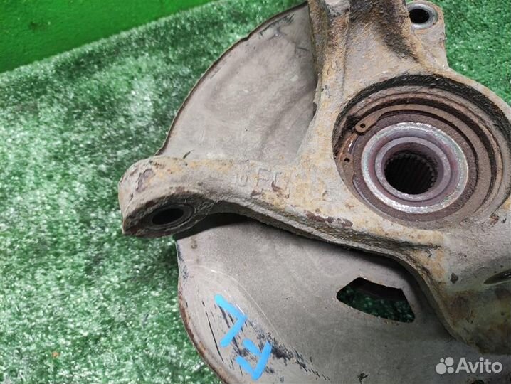 Кулак передний левый Toyota Yaris P90 2010