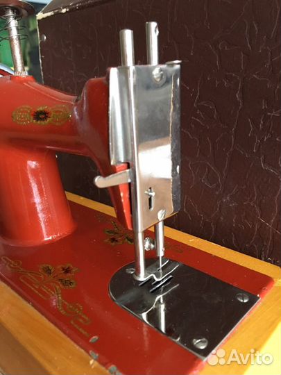 Детская швейная машинка зшм
