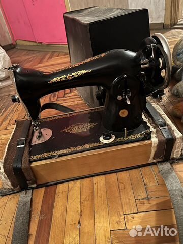 Швейная машинка электрическая бу СССР