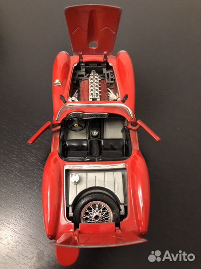 Модель burago 1:18 Ferrari