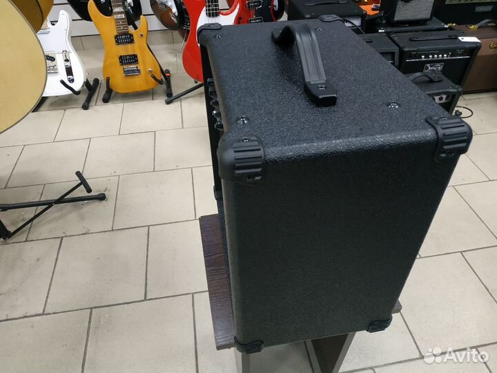 Усилитель для бас гитары новый