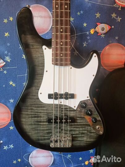 Бас гитара Cort