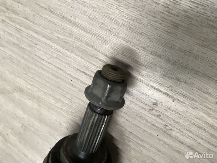 Привод передний правый Nissan March K12 с2002-2010