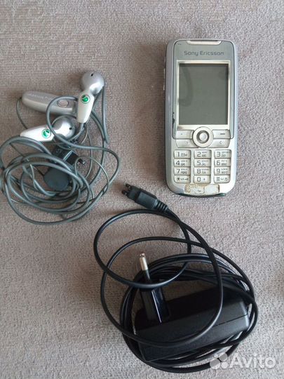 На доставке Телефон на запчасти Sony Ericsson