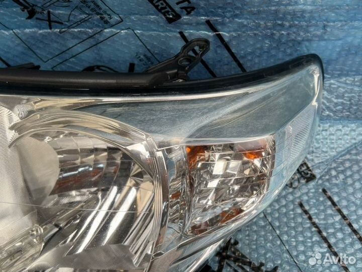 Фара передняя левая Toyota Land Cruiser 200