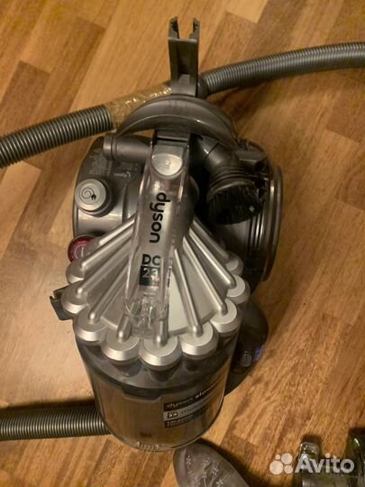 Пылесос Dyson dc23