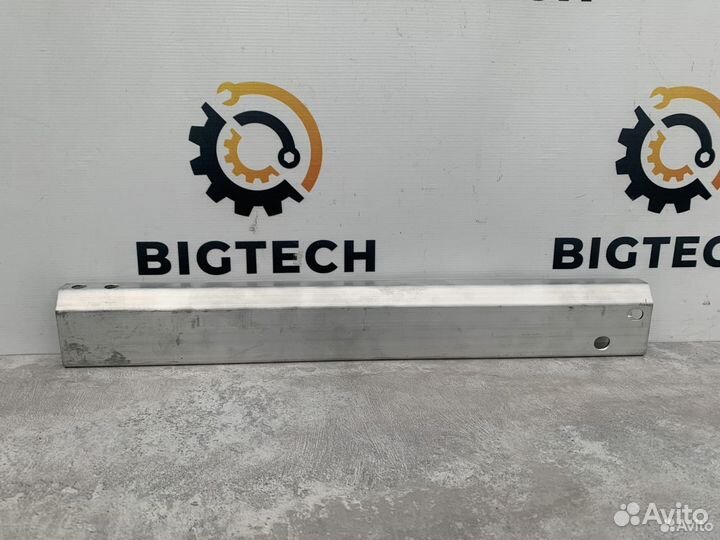 Кронштейн передней панели Mercedes A2466280129