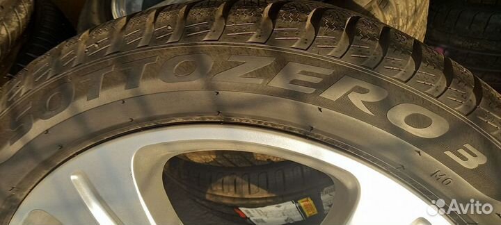 Pirelli Winter Sottozero 3 245/45 R18 100V