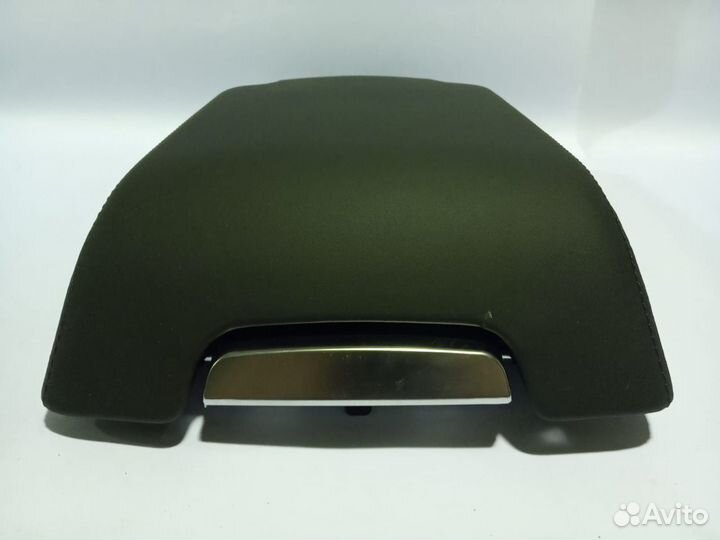 Крышка вещевого ящика 