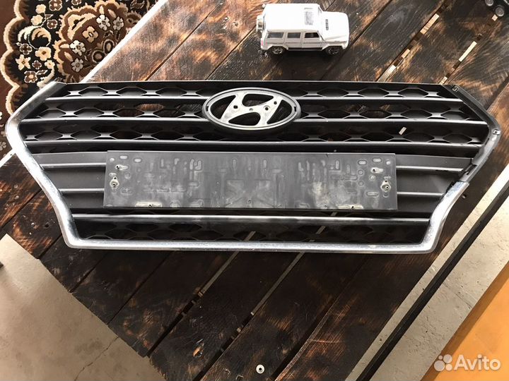 Решетка радиатора Solaris от 2017