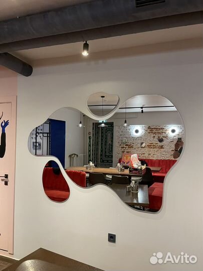 Зеркала с парящей подсветкой