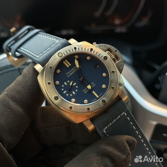 Часы Panerai Luminor Submersible