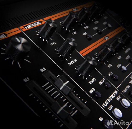 Синтезатор Roland Jupiter XM