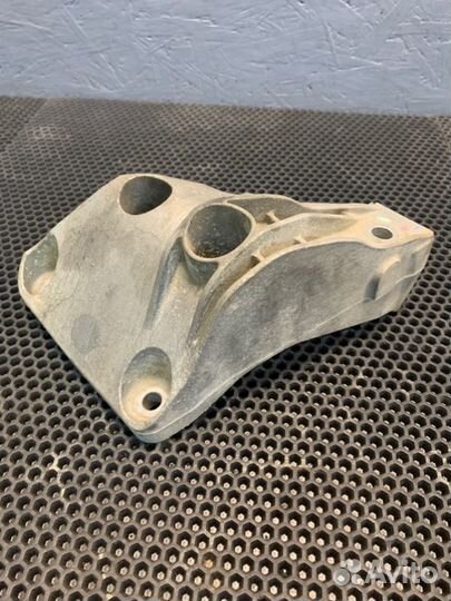 Кронштейн двигателя левый Bmw 520I F10 N20 2015