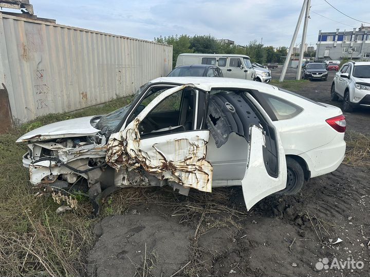 LADA granta лифтбек 2019 на разбор