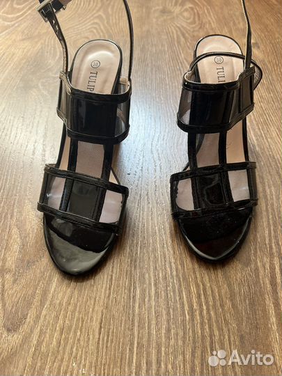 Босоножки женские