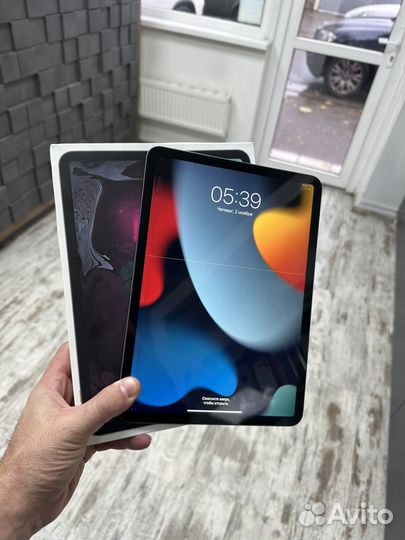 iPad pro 11 2018 с коробкой без iD