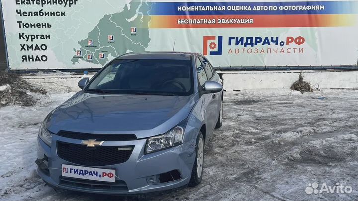 Блок предохранителей Chevrolet Cruze 13222786