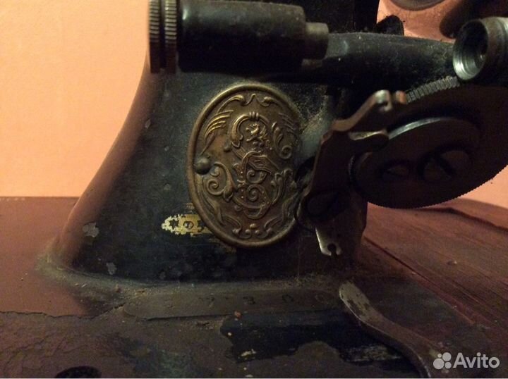 Швейная машина Зингер