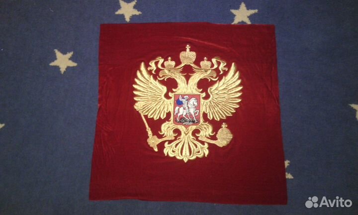Герб России вышитый на красном бархате