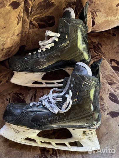 Коньки хоккейные