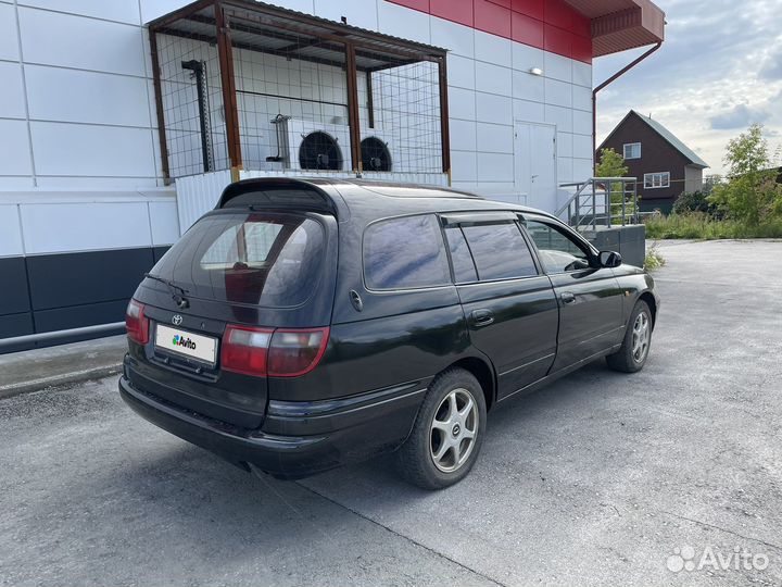 Toyota Caldina 1994 год универсал