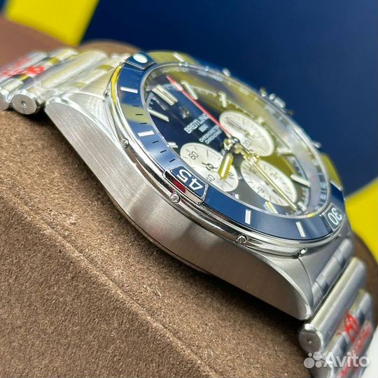 Часы Breitling Chronomat B01