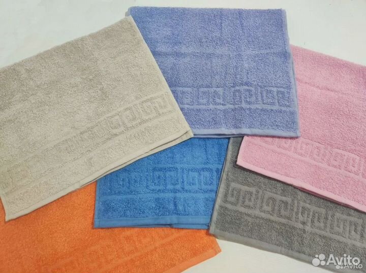 Махровые полотенца и халаты