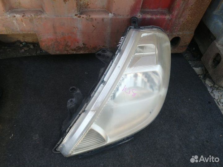 Фара передняя левая Nissan Tiida C11