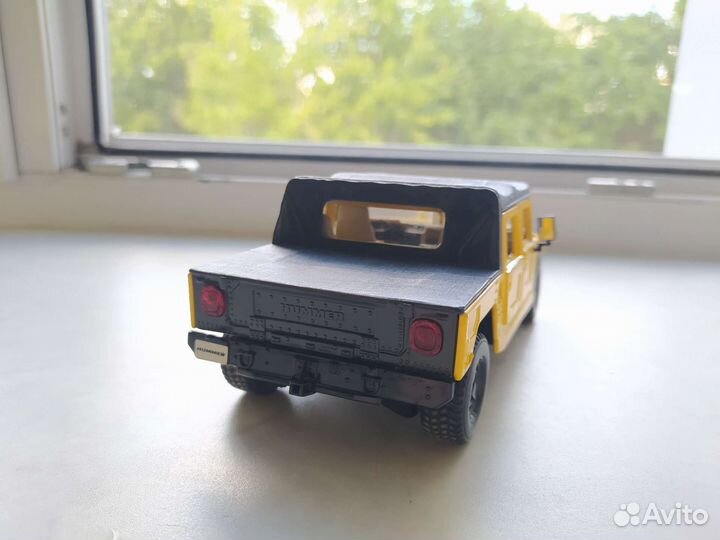 Модель автомобиля Hummer H1 1/27 Maisto