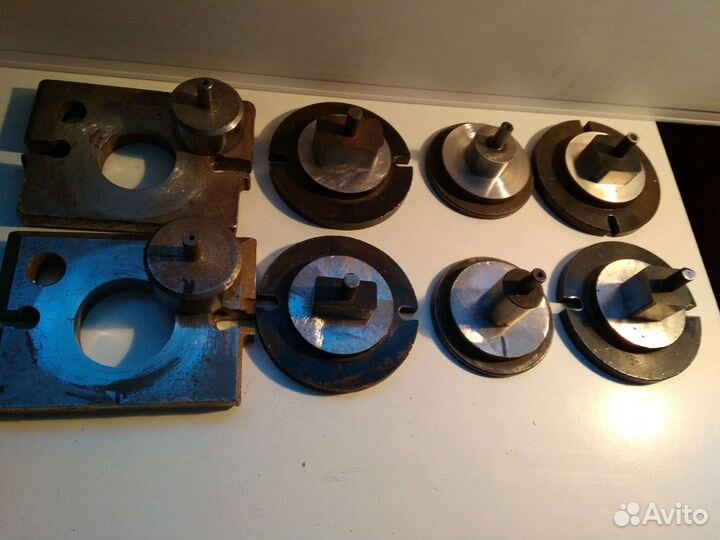 Оборудование для изготовления сувенирных значков