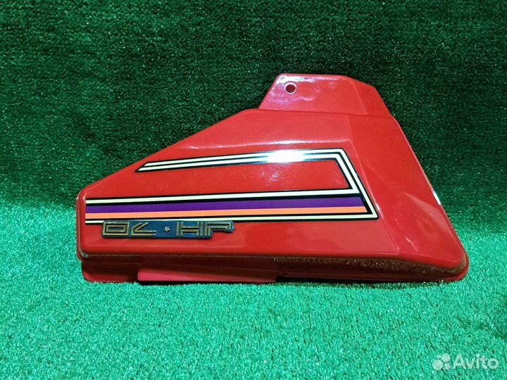 Крышка бардачка на мопед левая