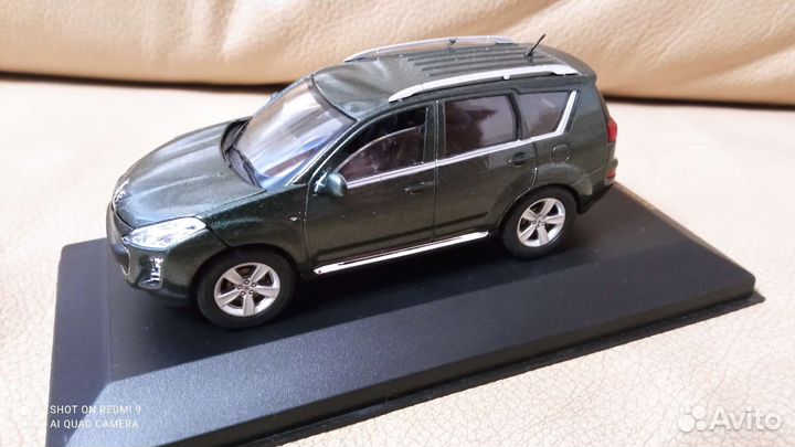 Модель Peugeot4007. 1/43