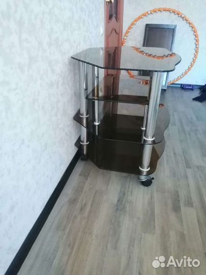 Стеклянный столик