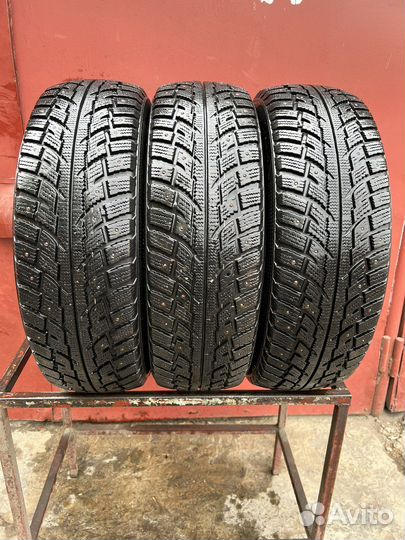 Kumho I'Zen RV Stud KC16 215/70 R16 100T
