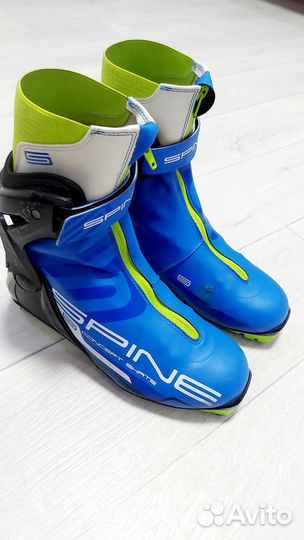 Беговые лыжные ботинки spine
