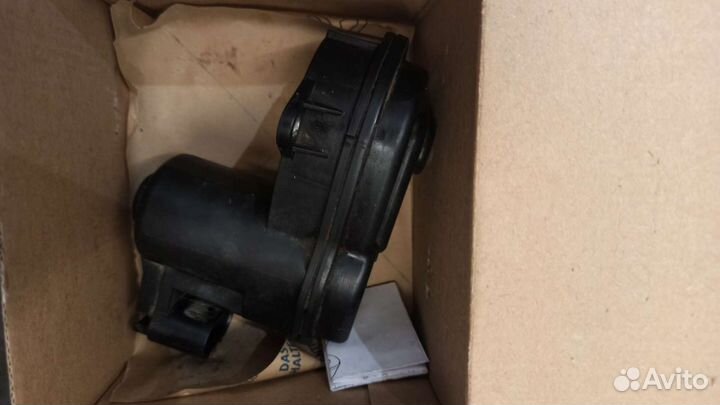 Привод стояночного тормоза LR036573