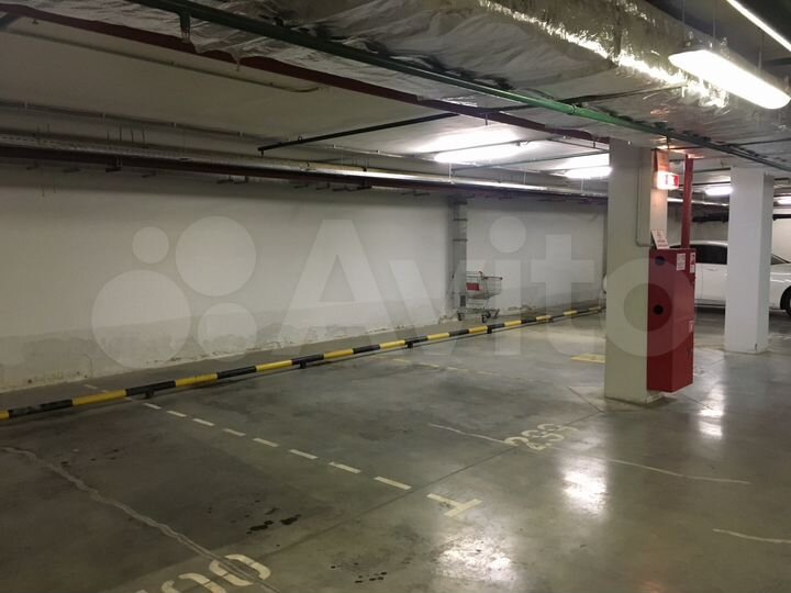 Машиноместо, 18 м²