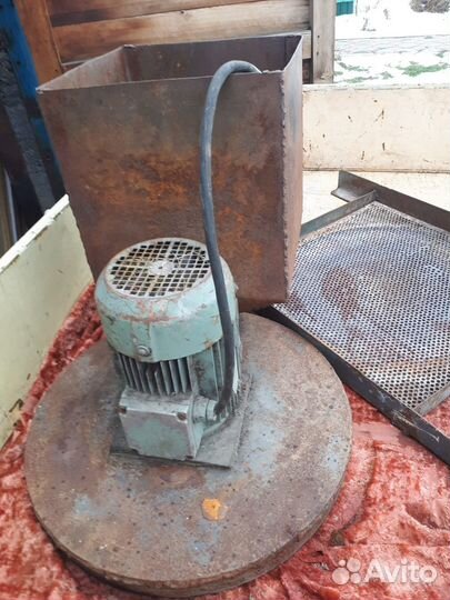 Зернодробилка