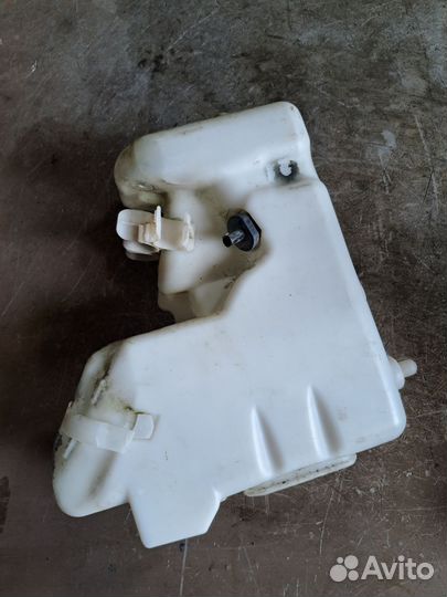 Бачок омывателя Mercedes W211