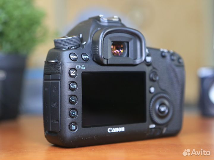 Canon 5D Mark III (идеал, комплект, пробег 547 кад