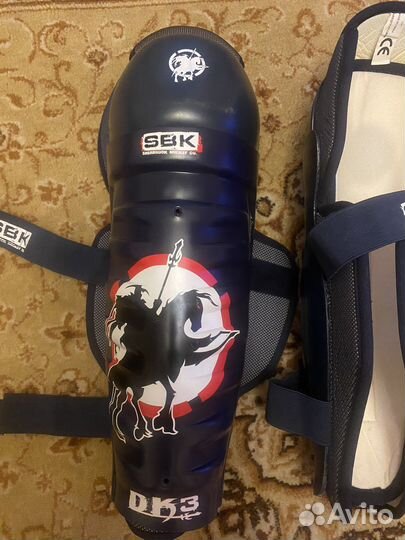 Щитки хоккейные 16