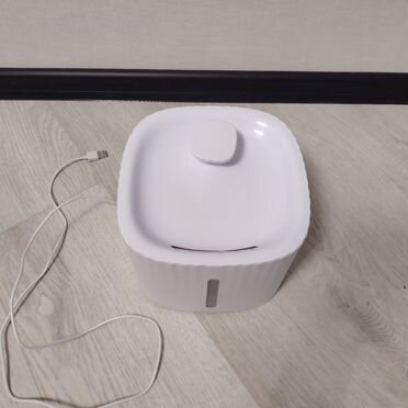 Фонтан поилка для кошек